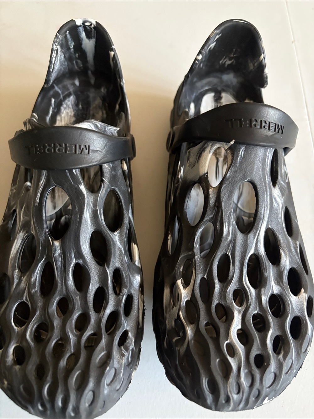 Merrell Vented Foam Clogs in Black and Silver Marble - Picture 7 of 7